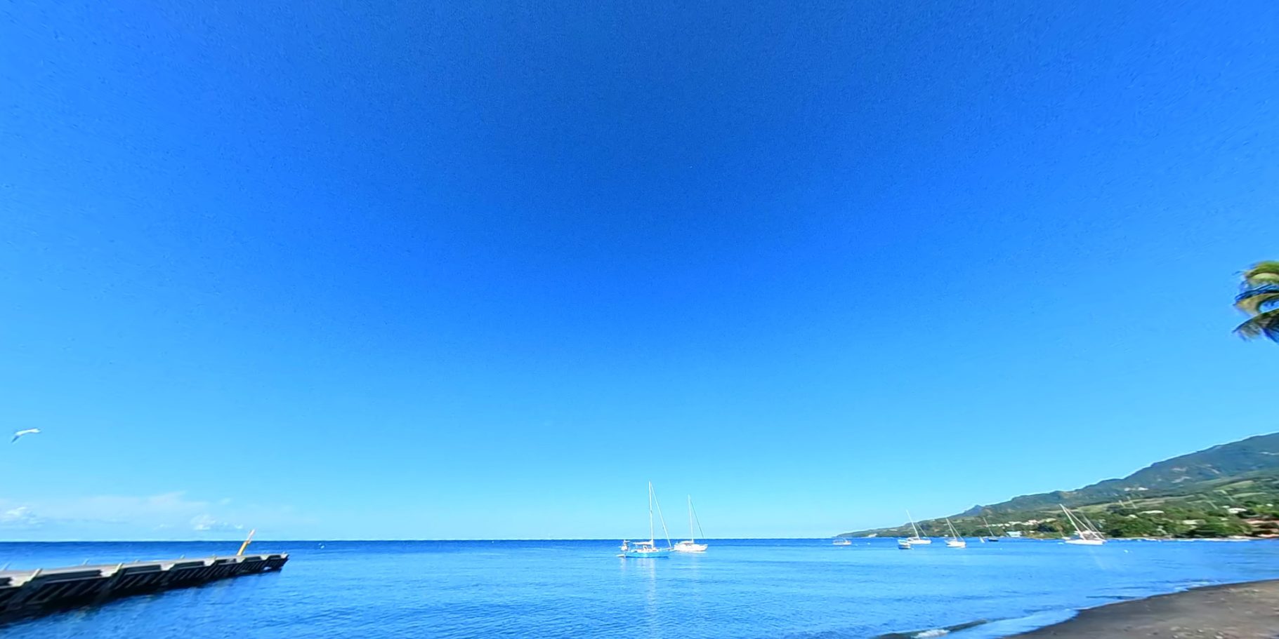 La Baie de St Pierre La Baie de St Pierre, depuis la plage du bourg